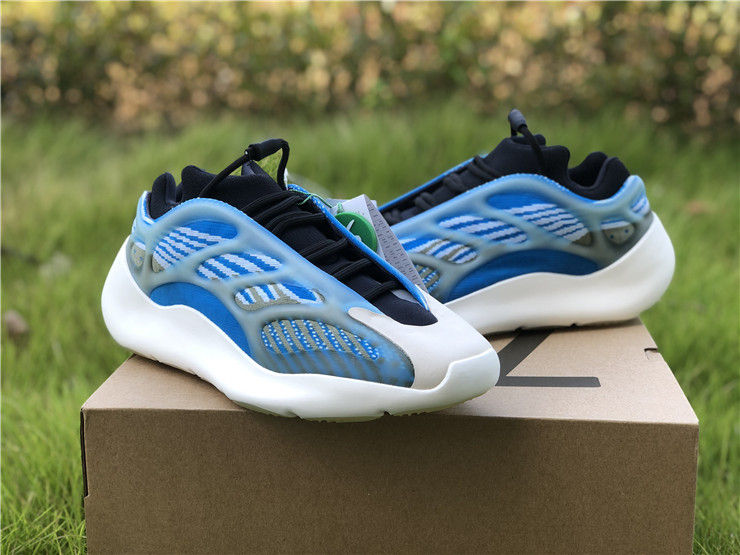 Thumbnail: Yeezy Boost 700 V3 "Arzareth"