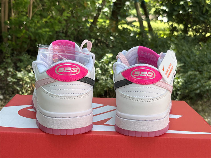 Thumbnail: Nike Dunk - Low