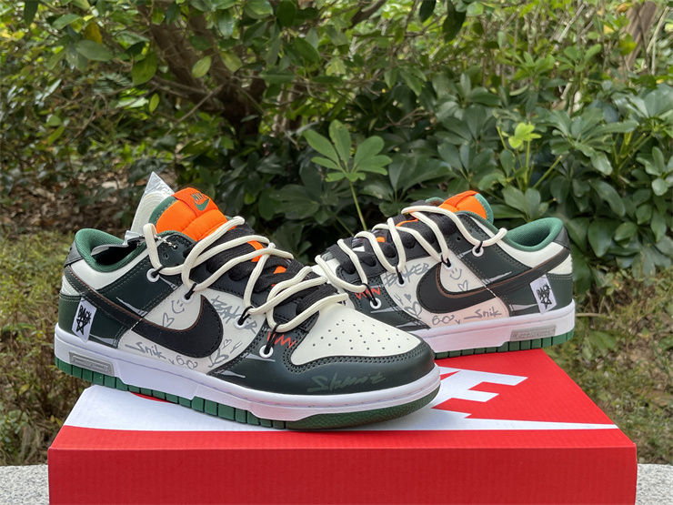 Thumbnail: Panda Prank x Nike Dunk - Low