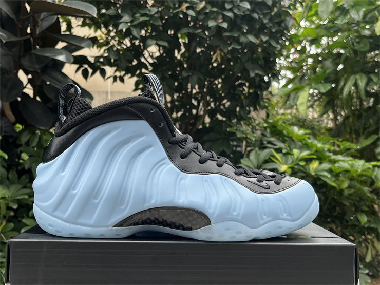 Thumbnail: Nike Air Foamposite One "Psychic Blue"