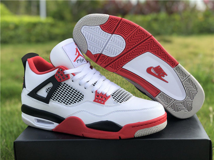 Air Jordan 4 "Fire Red"