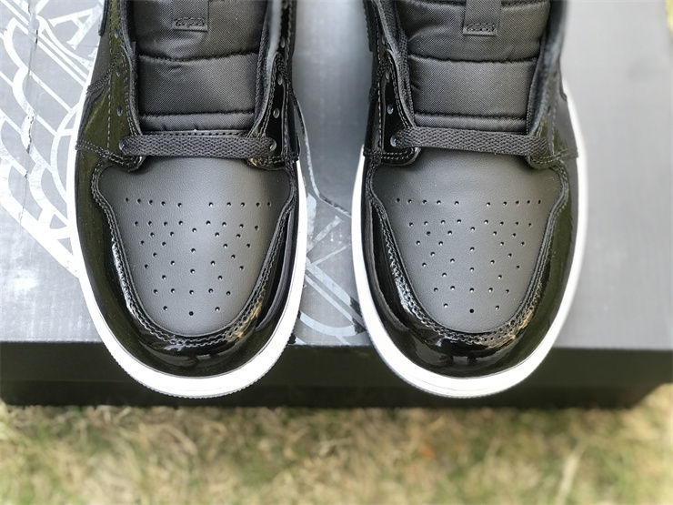 Thumbnail: Air Jordan 1 - Mid "Space Jam"