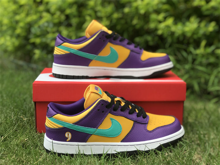 Thumbnail: Lisa Leslie x Nike Dunk - Low "Sparks"