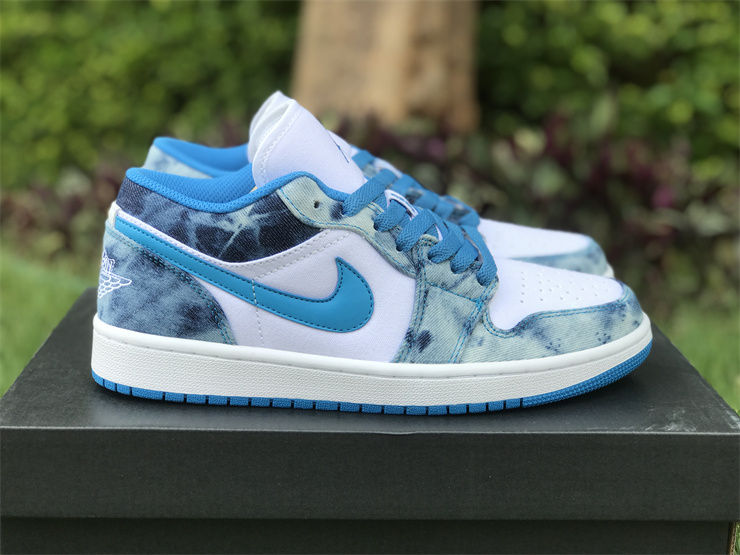 Thumbnail: Air Jordan 1 - Low "Washed Denim"