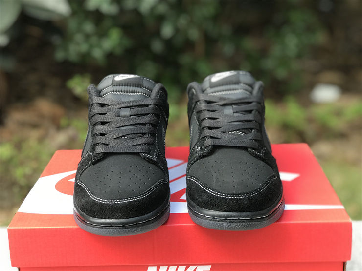 Thumbnail: Nike Dunk - Low "All Black "