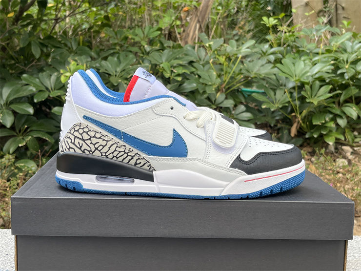 Thumbnail: Air Jordan Legacy 312 - Low "White Industrial Blue"
