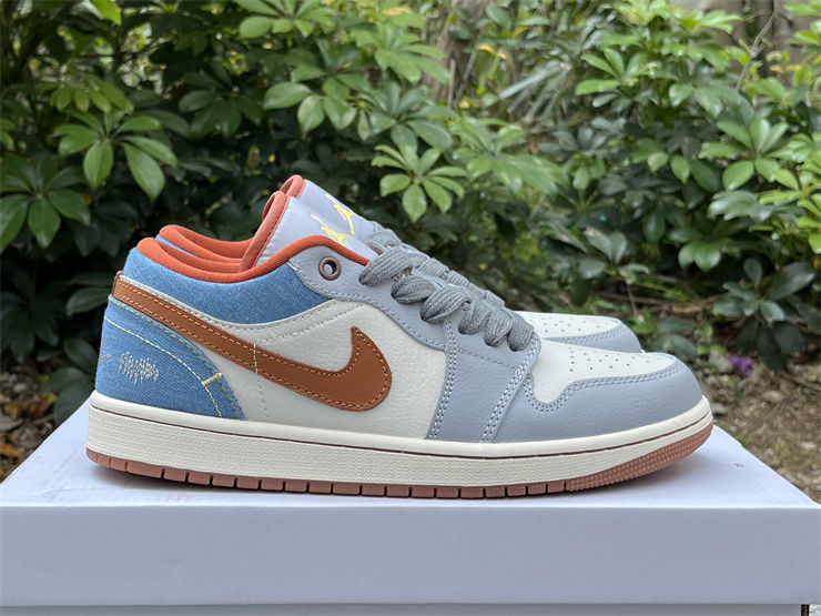 Thumbnail: Air Jordan 1 - Low