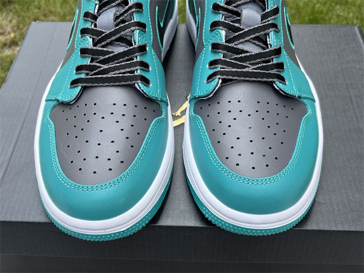 Thumbnail: Air Jordan 1 - Low Golf "Gamme Blue"