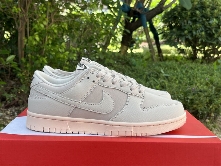 Thumbnail: Nike Dunk - Low "Light Orewood Brown"