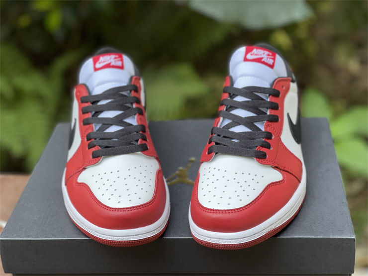 Thumbnail: Air Jordan 1 - Low "Chicago"