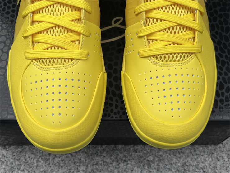 Thumbnail: Nike Zoom Kobe 4 Protro "CHBL"