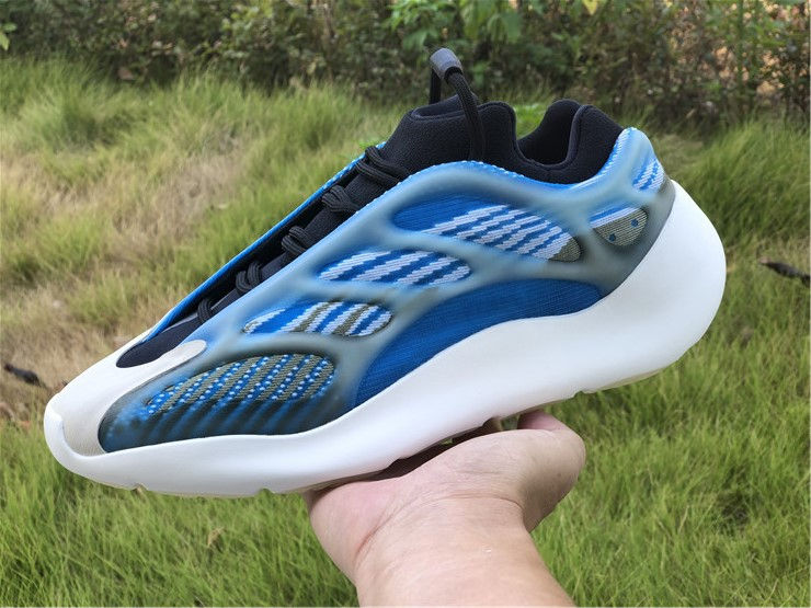 Thumbnail: Yeezy Boost 700 V3 "Arzareth"