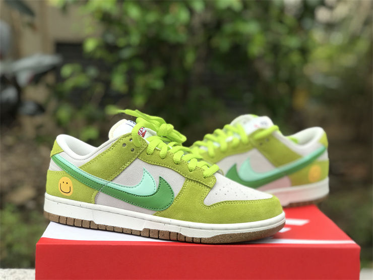 Thumbnail: Nike Dunk - Low "85"