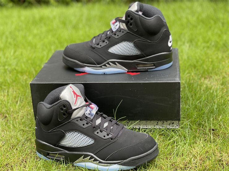 Thumbnail: Air Jordan 5 "Metallic"