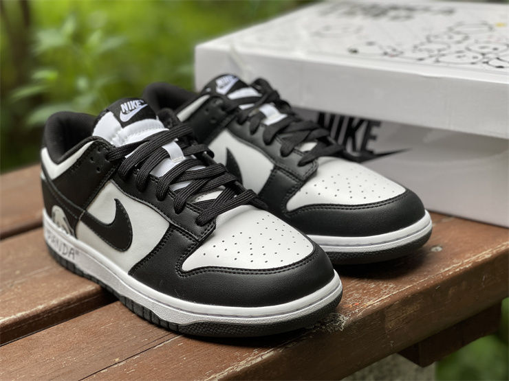 Thumbnail: Nike Dunk - Low "Panda"