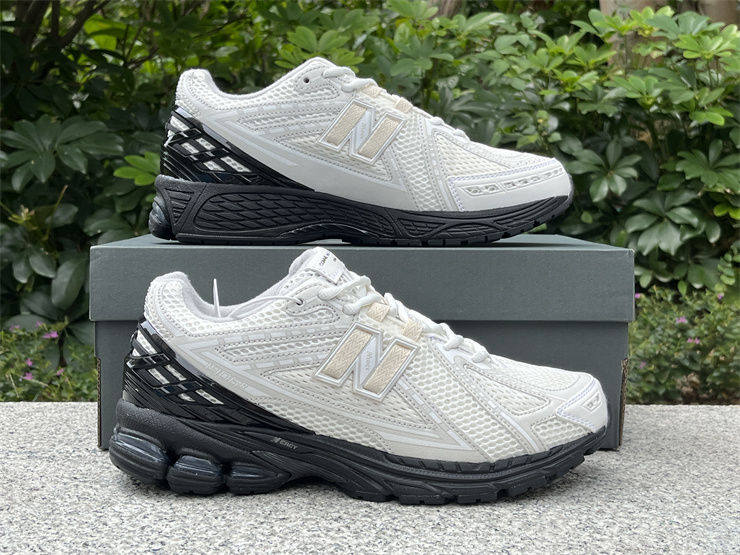 Thumbnail: Comme des Garçons Homme x New Balance 1906R "White Black"