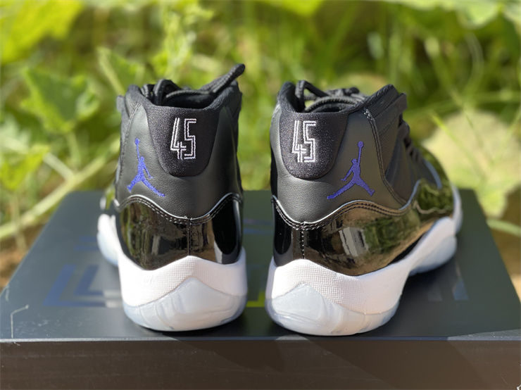 Thumbnail: Air Jordan 11 "Space Jam"