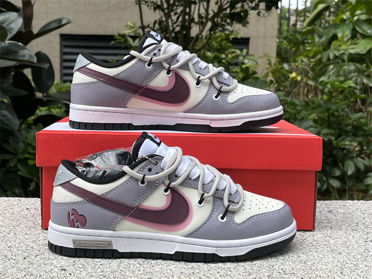 Thumbnail: Nike Dunk - Low