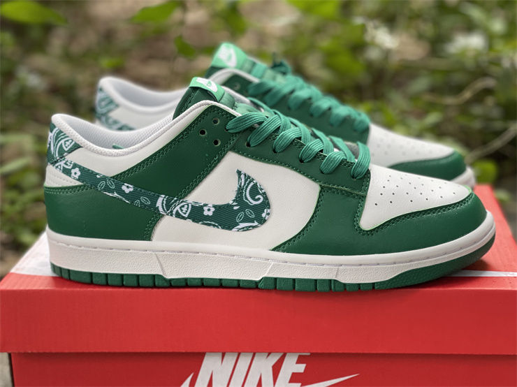 Thumbnail: Nike Dunk - Low "Green Paisley"