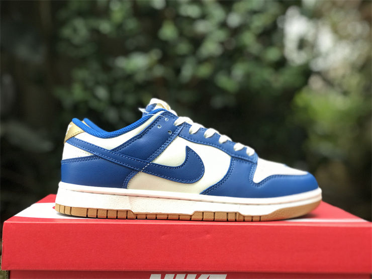 Thumbnail: Nike Dunk - Low "Kansas City Royals"