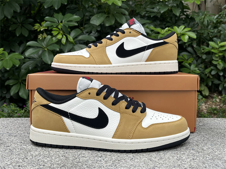Thumbnail: Air Jordan 1 - Low "Rookie of the Year"