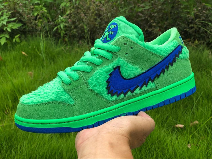 Thumbnail: Grateful Dead x Nike Dunk - Low "Green Bear"