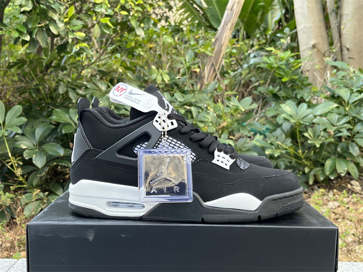 Thumbnail: Air Jordan 4