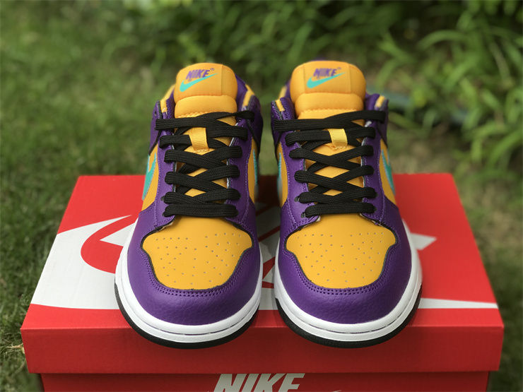 Thumbnail: Lisa Leslie x Nike Dunk - Low "Sparks"