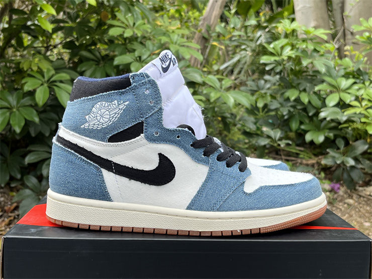 Thumbnail: Air Jordan 1 - High