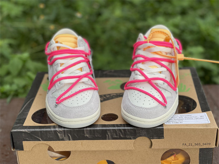 Thumbnail: Off-White x Nike Dunk - Low "Lot 17 of 50"