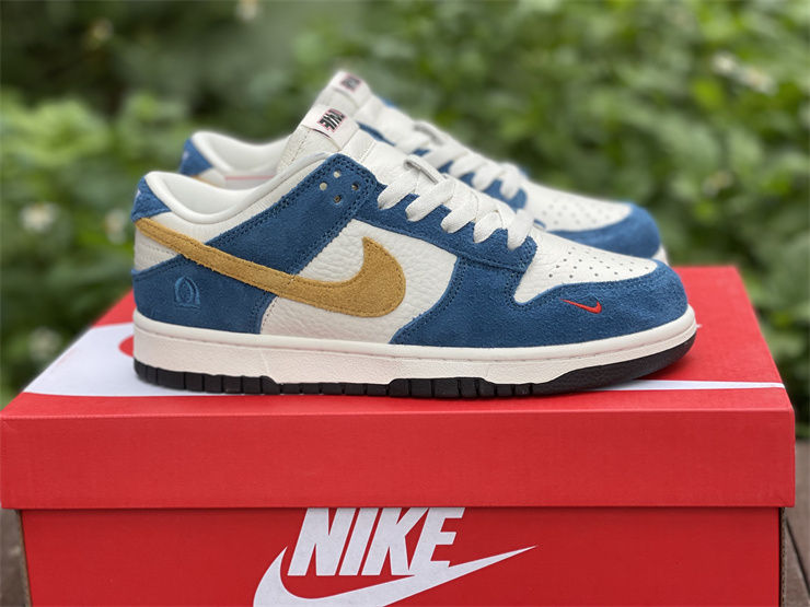Thumbnail: Kasina x Nike Dunk - Low "80s Bus"