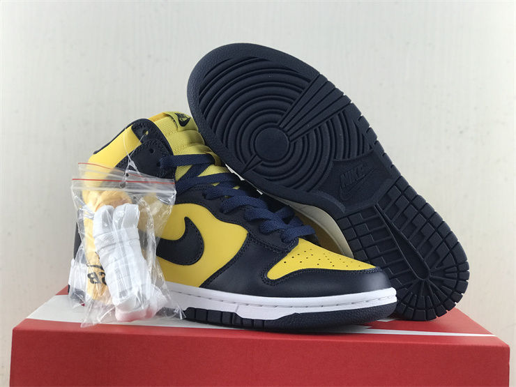 Nike Dunk - High "Michigan"