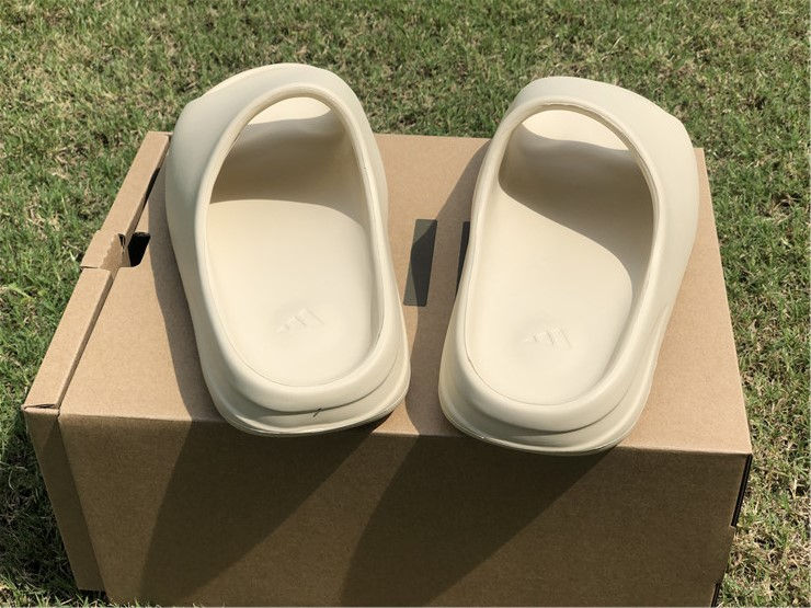 Thumbnail: Yeezy Slides "Bone"