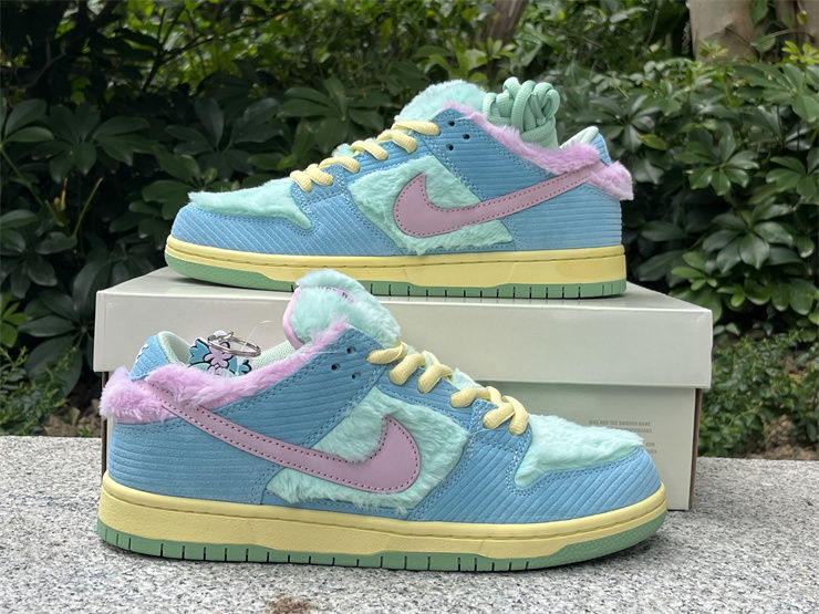 Thumbnail: Verdy x Nike Dunk - Low "Visty"