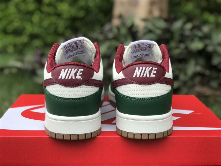 Thumbnail: Nike Dunk - Low "Gorge Green Team Red"