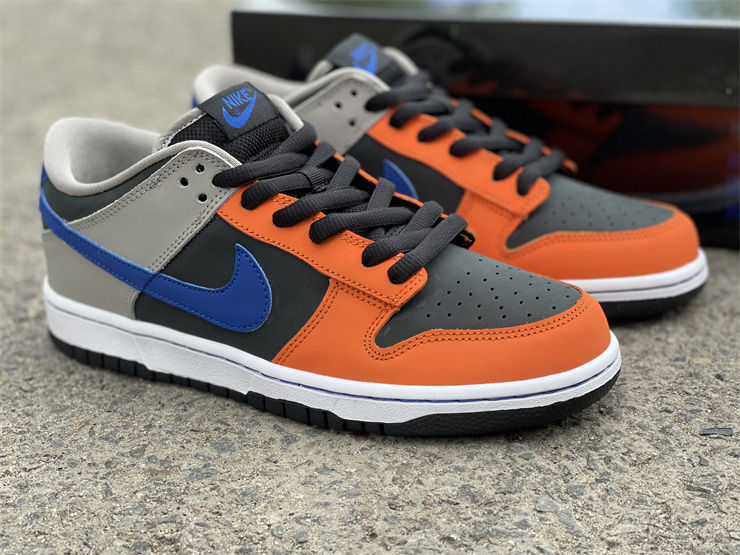 Thumbnail: NBA x Nike Dunk - Low "75th Anniversary - Knicks"