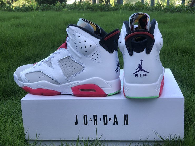 Thumbnail: Air Jordan 6 "Hare"