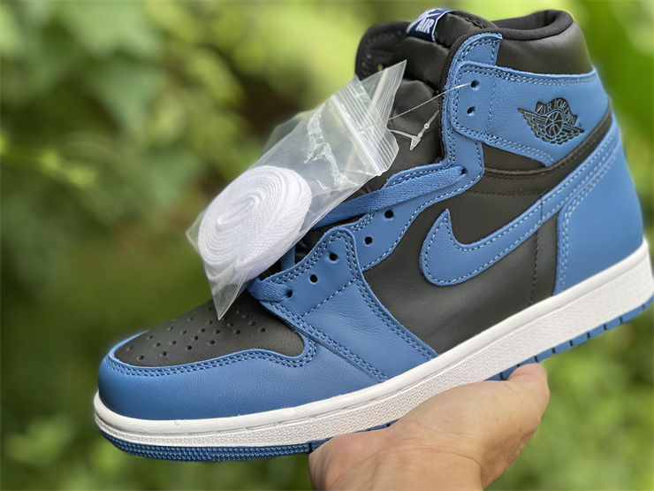 Thumbnail: Air Jordan 1 - High "Dark Marina Blue"