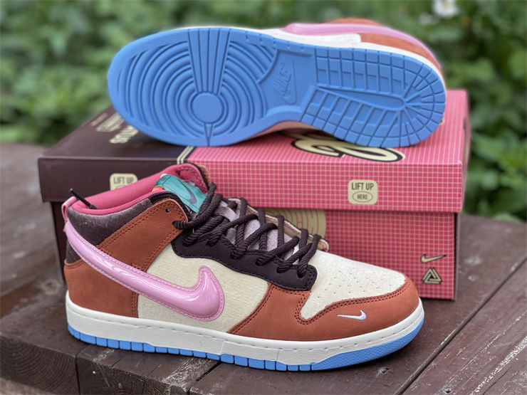 Thumbnail: Social Status x Nike Dunk - Mid "Chocolate Milk"