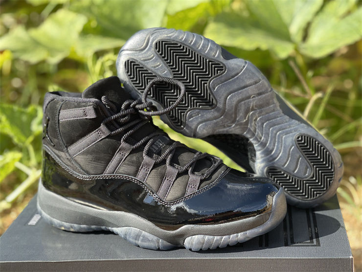 Air Jordan 11 "Cap and Gown"