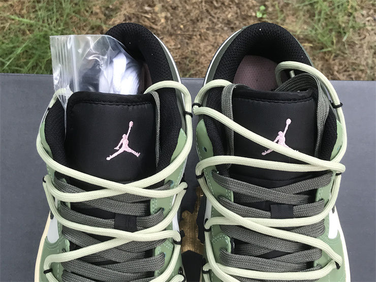 Thumbnail: Air Jordan 1 - Low