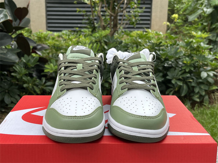 Thumbnail: Nike Dunk - Low "Oil Green"