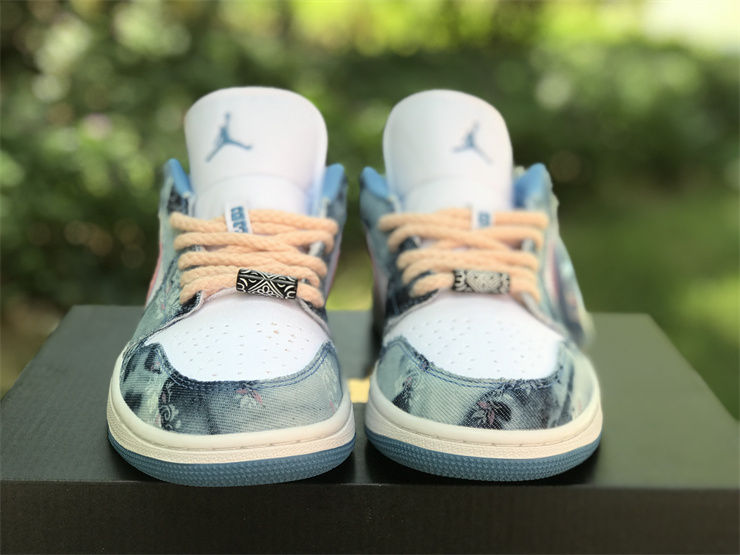 Thumbnail: Air Jordan 1 - Low "Washed Denim"