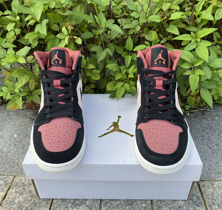 Thumbnail: Air Jordan 1 - Mid