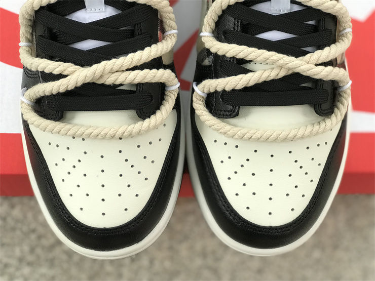 Thumbnail: Nike Dunk - Low