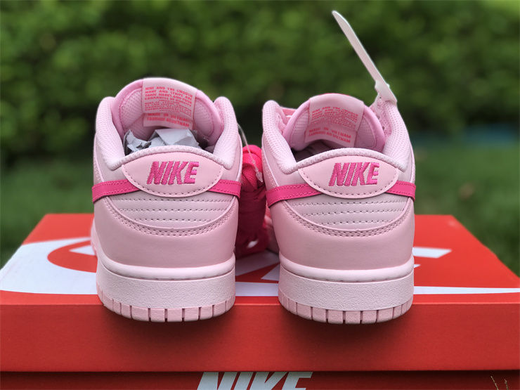 Thumbnail: Nike Dunk - Low "Triple Pink"