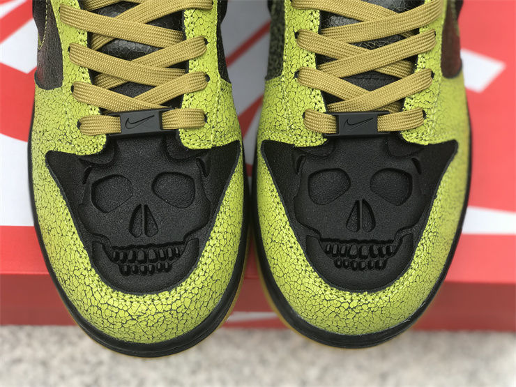 Thumbnail: Nike Dunk - Low "Halloween Skull"