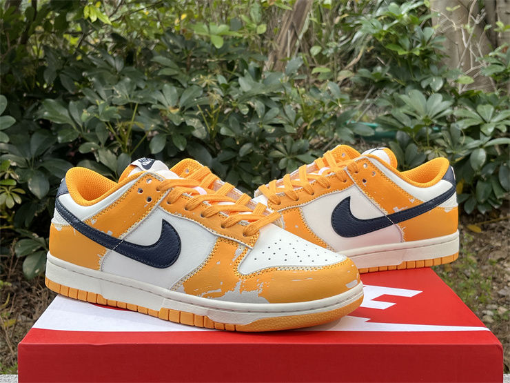Thumbnail: Nike Dunk - Low "Wear and Tear"
