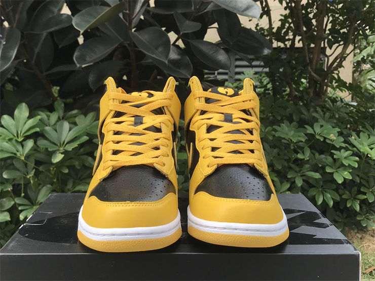 Thumbnail: Wu-Tang x Nike Dunk - High