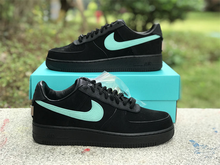 Thumbnail: Tiffany & Co. x Nike Air Force 1 - Low "1837"